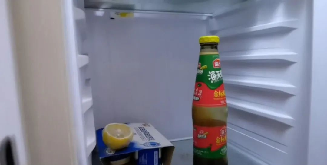 DƬ